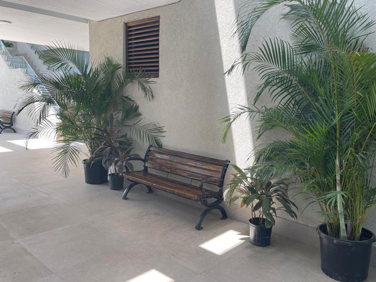 Oceanfront Condo W/ Free Parking + High Speed Wifi Negril Esterno foto