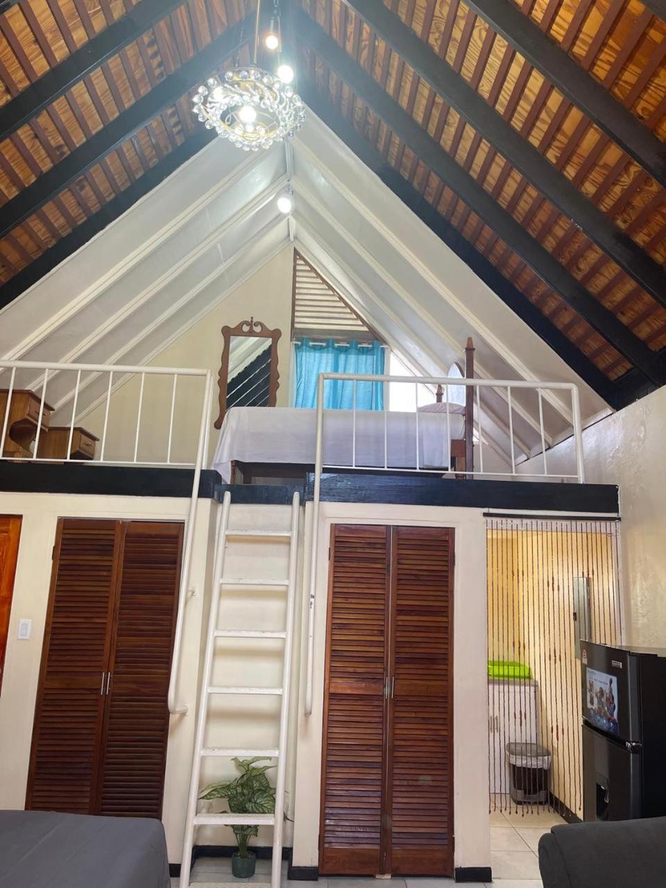 Oceanfront Condo W/ Free Parking + High Speed Wifi Negril Esterno foto