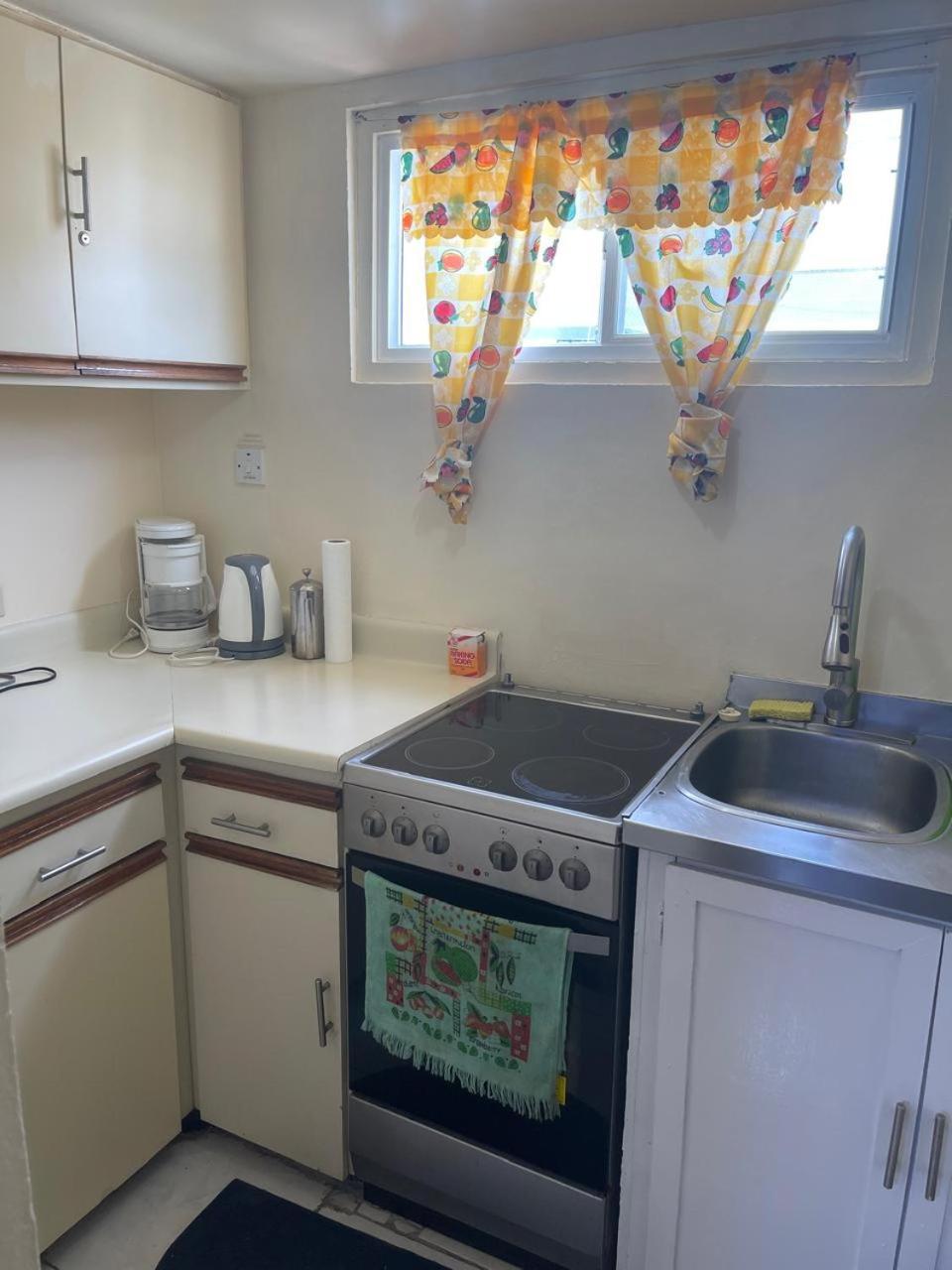 Oceanfront Condo W/ Free Parking + High Speed Wifi Negril Esterno foto