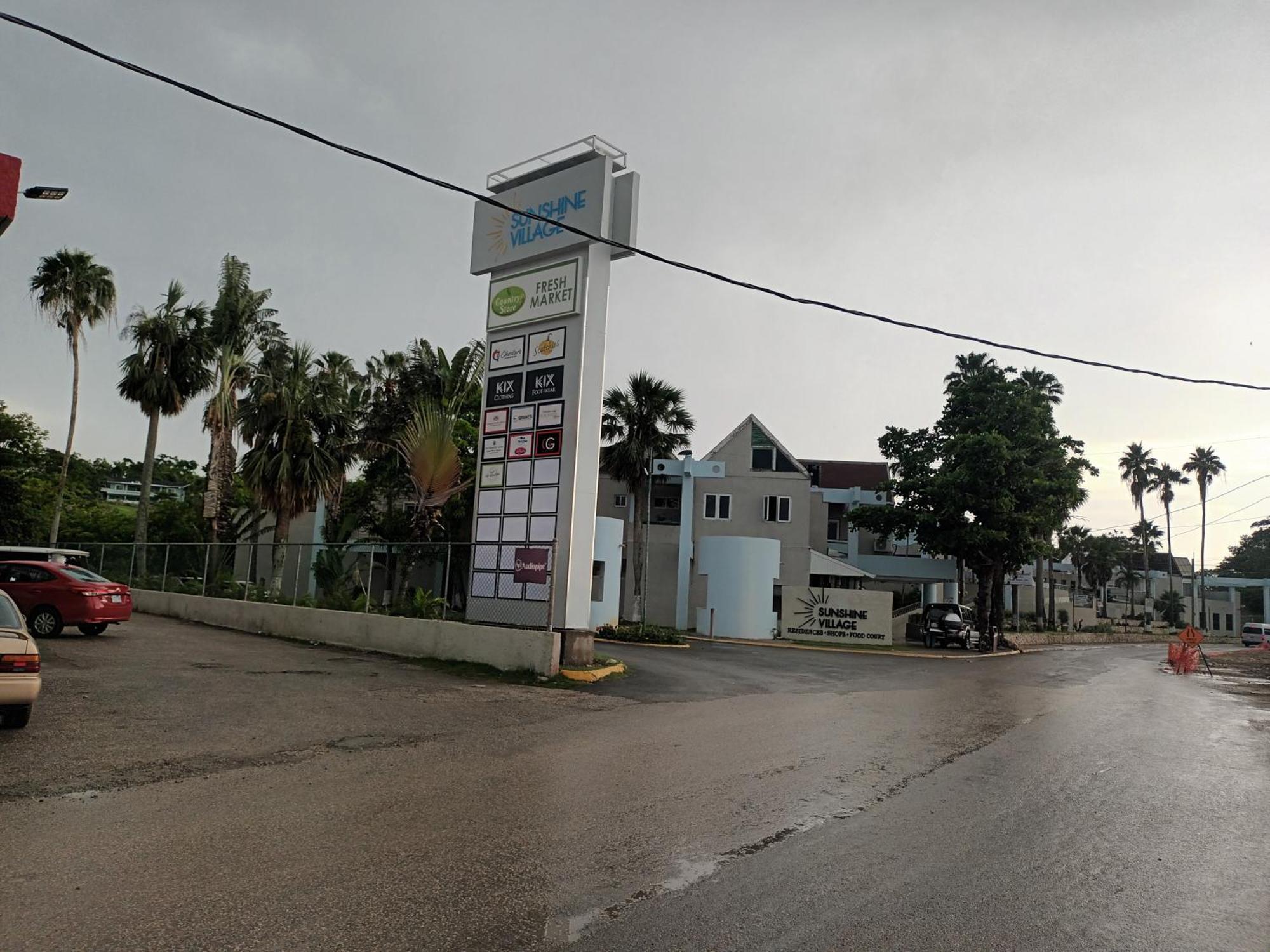 Oceanfront Condo W/ Free Parking + High Speed Wifi Negril Esterno foto